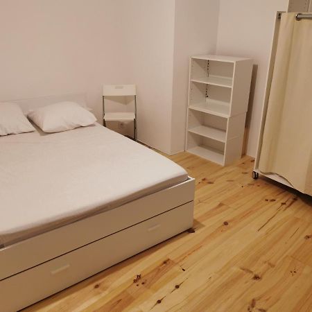 לורג Joli Appartement Au Coeur Du Village מראה חיצוני תמונה